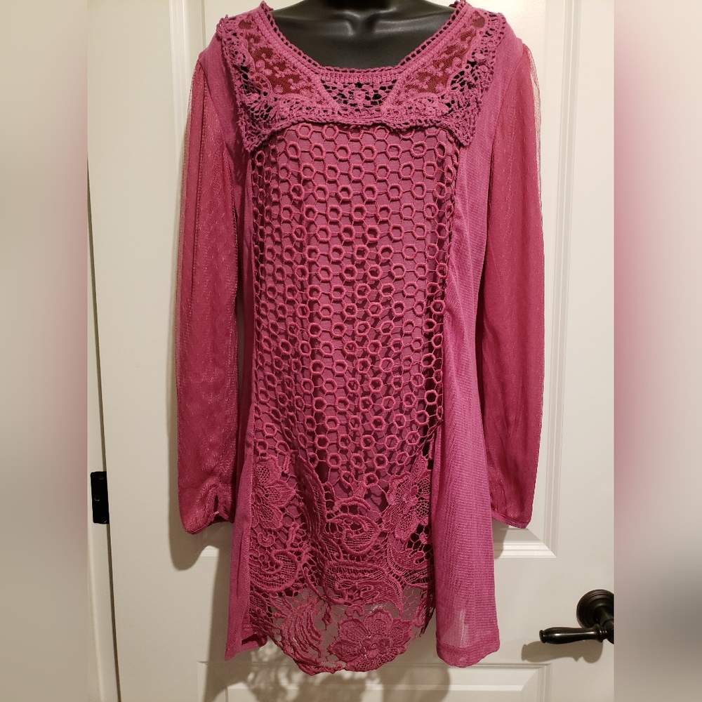 NWOT Pretty Angel lace l/s tunic. Sz Med
